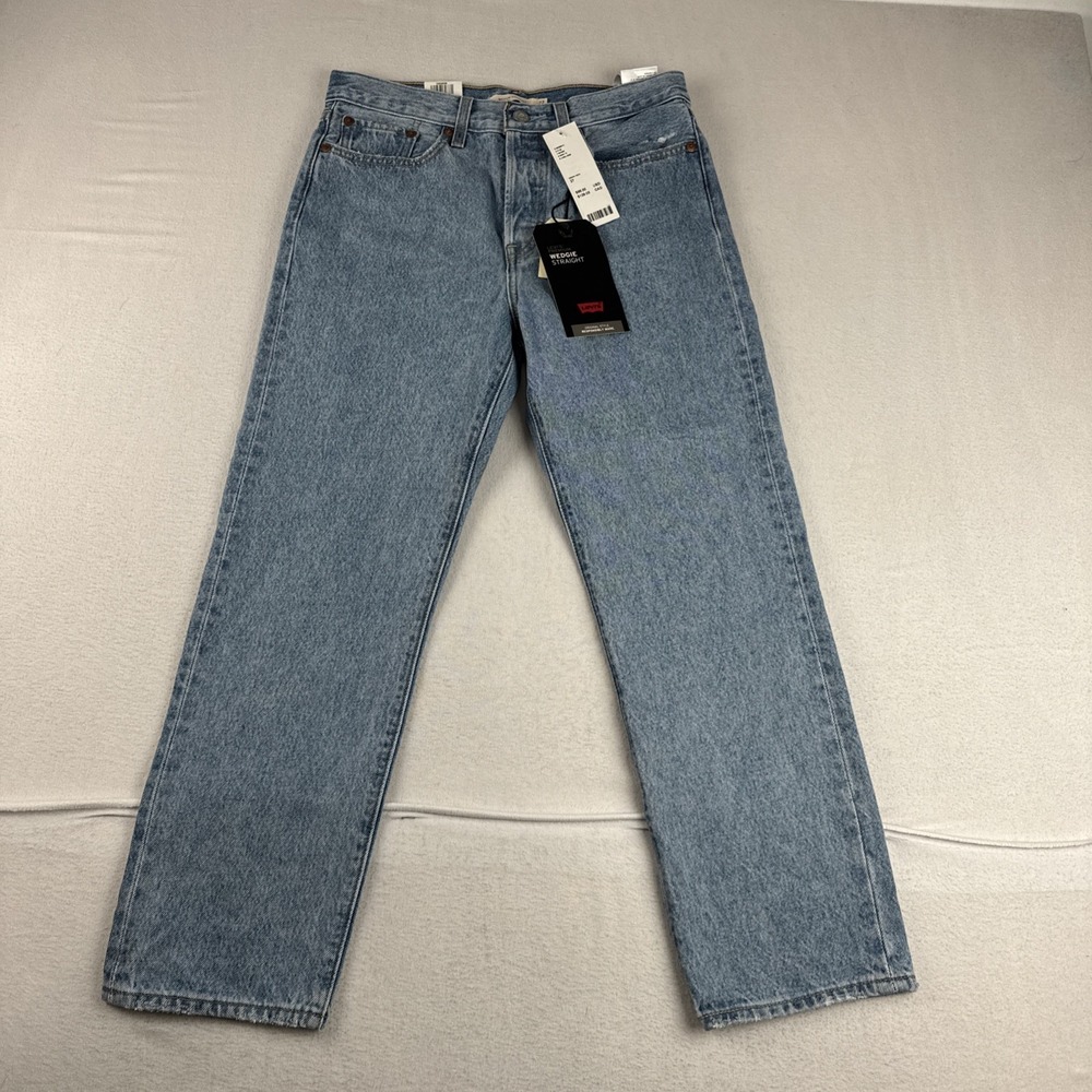New! Levis Wedgie Staight High Rise Blue Jeans 27*26 light Wash Button fly